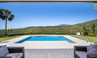 Luxury villa in a classical Mediterranean style for sale with sea views in Benahavis - Marbella 41971 