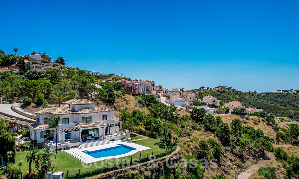 Luxury villa in a classical Mediterranean style for sale with sea views in Benahavis - Marbella 41974