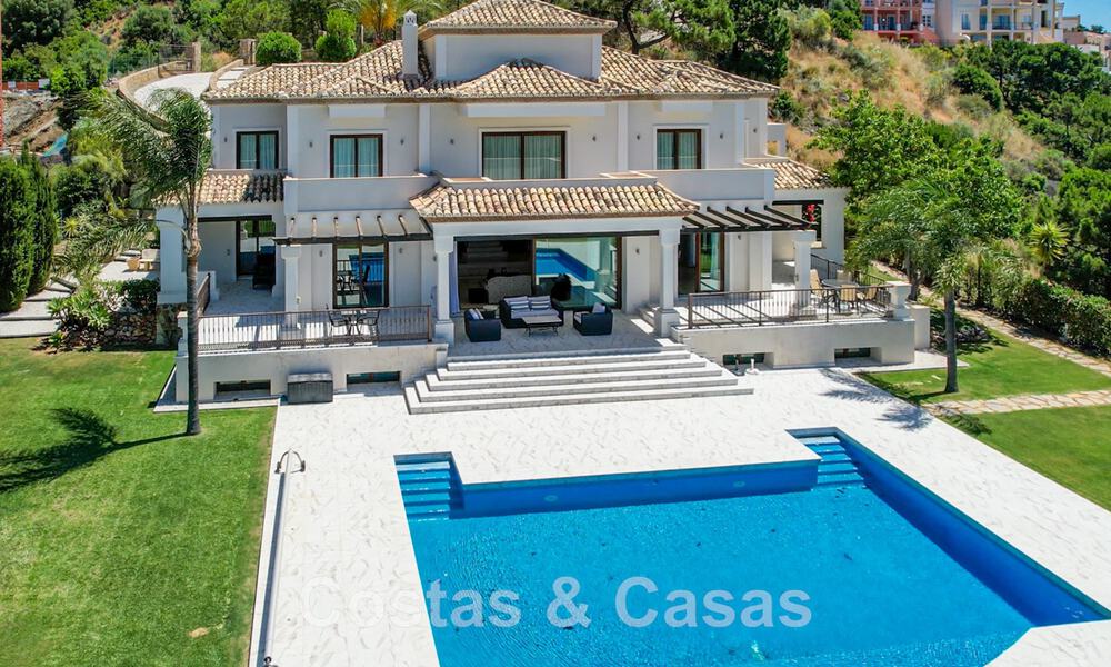 Luxury villa in a classical Mediterranean style for sale with sea views in Benahavis - Marbella 41977