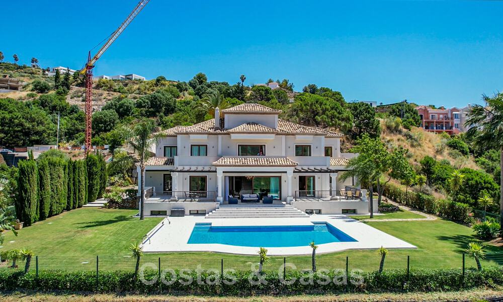 Luxury villa in a classical Mediterranean style for sale with sea views in Benahavis - Marbella 41978