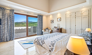 Luxury villa in a classical Mediterranean style for sale with sea views in Benahavis - Marbella 41988 