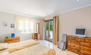 Luxury villa in a classical Mediterranean style for sale with sea views in Benahavis - Marbella 41993 
