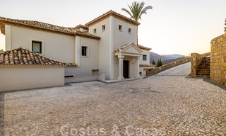Luxury villa in a classical Mediterranean style for sale with sea views in Benahavis - Marbella 44085 