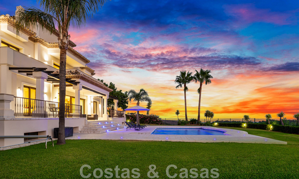 Luxury villa in a classical Mediterranean style for sale with sea views in Benahavis - Marbella 44090
