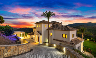 Luxury villa in a classical Mediterranean style for sale with sea views in Benahavis - Marbella 44092 