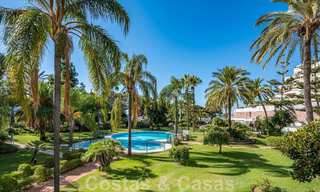 Renovated apartment for sale, with sea views, beachfront next to the Marina of Puerto Banus, Marbella 42225 