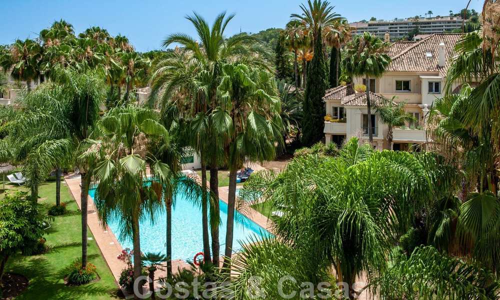 Luxury penthouse for sale in a beautiful frontline golf resort in Nueva Andalucia, Marbella 42185