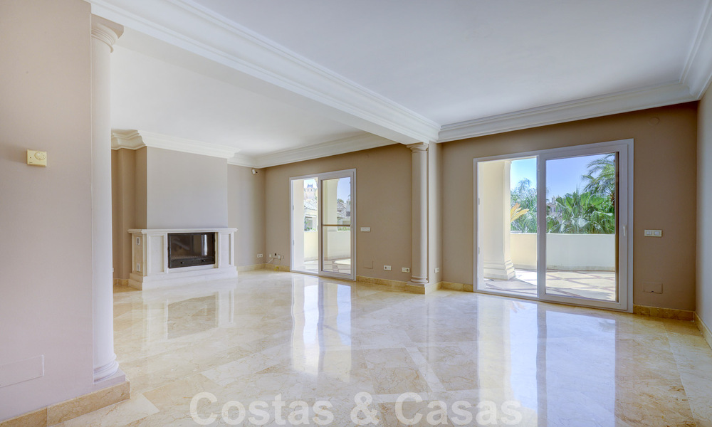 Luxury penthouse for sale in a beautiful frontline golf resort in Nueva Andalucia, Marbella 51661
