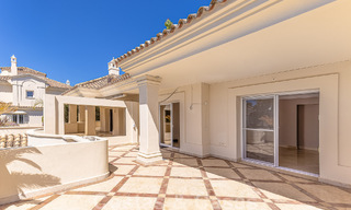 Luxury penthouse for sale in a beautiful frontline golf resort in Nueva Andalucia, Marbella 51665 