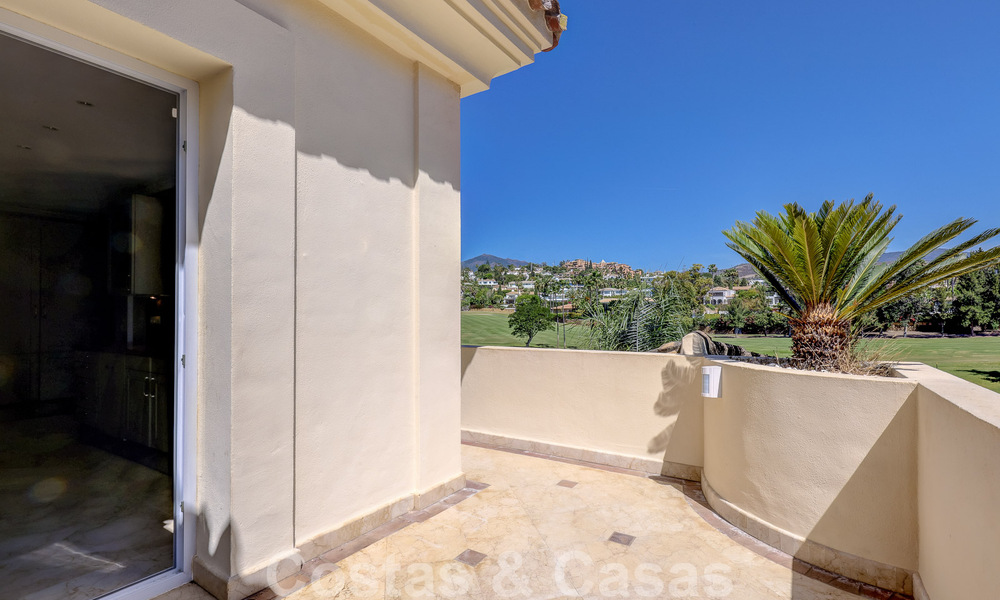 Luxury penthouse for sale in a beautiful frontline golf resort in Nueva Andalucia, Marbella 51681