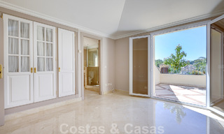 Luxury penthouse for sale in a beautiful frontline golf resort in Nueva Andalucia, Marbella 51704 