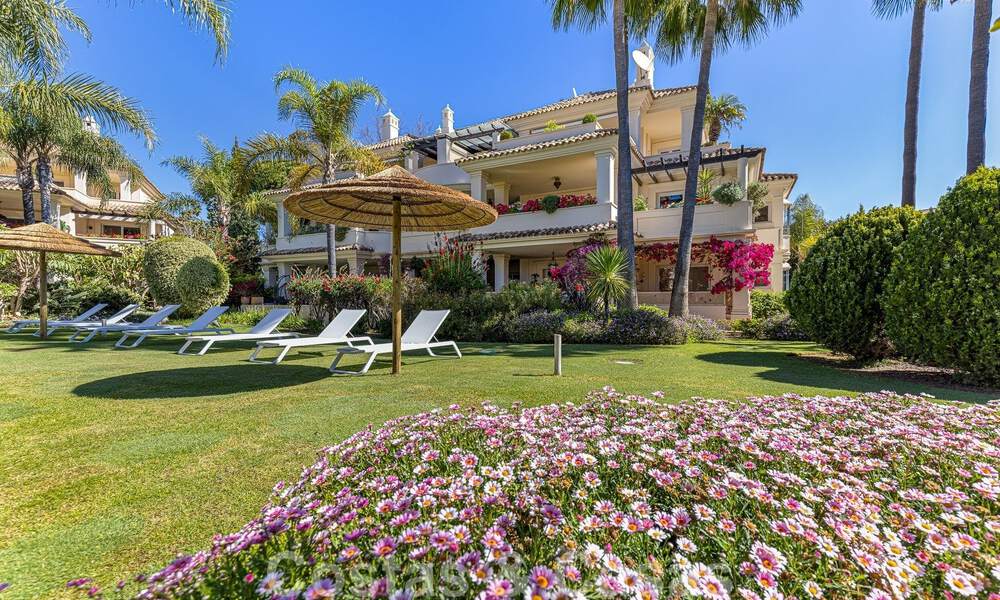 Luxury penthouse for sale in a beautiful frontline golf resort in Nueva Andalucia, Marbella 51710