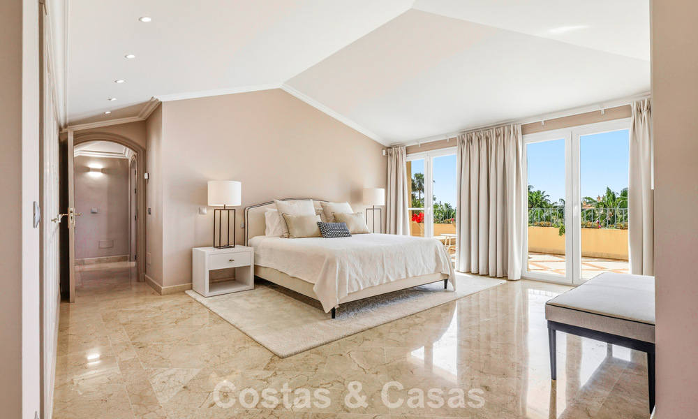 Luxury penthouse for sale in a beautiful frontline golf resort in Nueva Andalucia, Marbella 797021