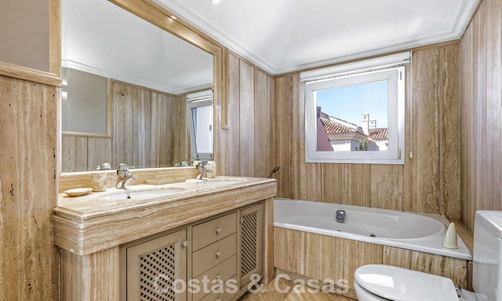 Luxury penthouse for sale in a beautiful frontline golf resort in Nueva Andalucia, Marbella 797024