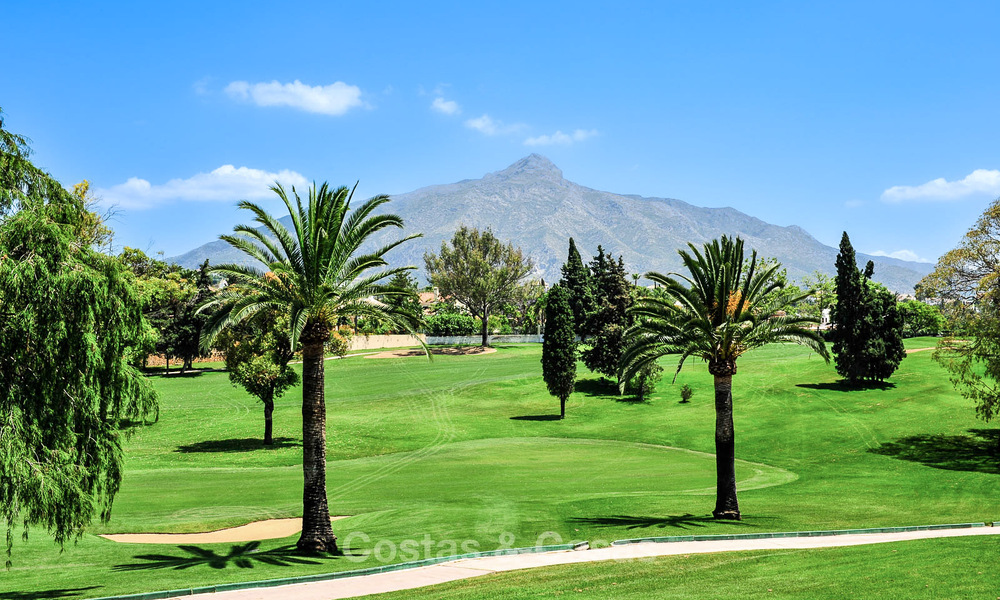 Luxury penthouse for sale in a beautiful frontline golf resort in Nueva Andalucia, Marbella 797038