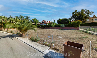 Modernist luxury villa for sale at walking distance to the beach in Guadalmina Baja, Marbella 42585 