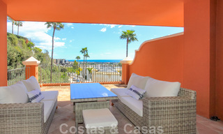 Large apartment for sale with lovely sea views in Benahavis - Marbella 42348 