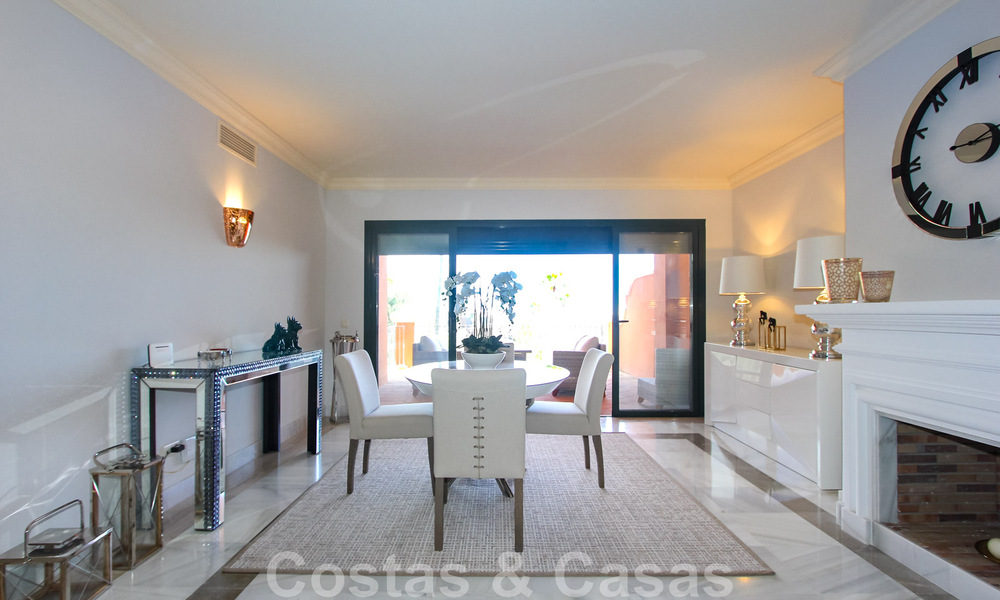 Large apartment for sale with lovely sea views in Benahavis - Marbella 42353