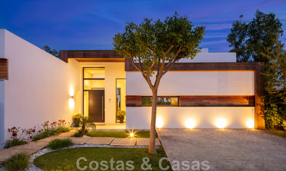 Modern villa for sale in a gated community between Marbella and Estepona 42441
