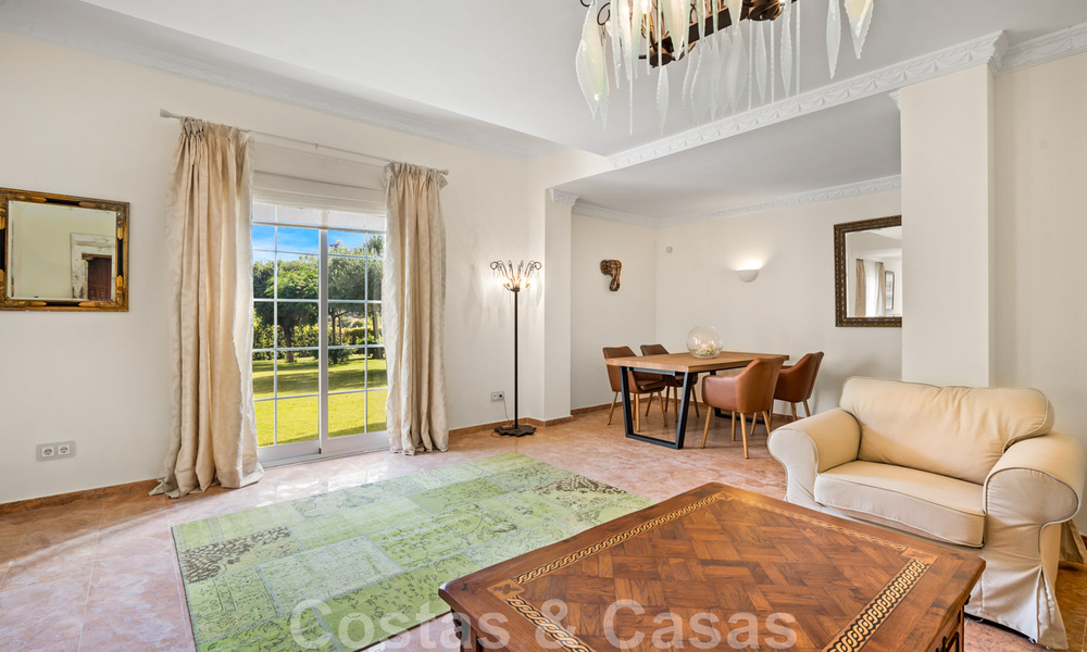 Andalucian villa for sale with sea views in a gated urbanization between Nueva Andalucia's golf valley and La Quinta golf, in Benahavis - Marbella 42763