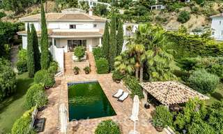 Andalucian villa for sale with sea views in a gated urbanization between Nueva Andalucia's golf valley and La Quinta golf, in Benahavis - Marbella 42773 