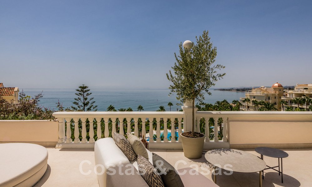 Opportunity! Frontline beach luxury penthouse for sale in Las Dunas Park, Marbella - Estepona. Contemporary renovated. Ready to move in. 43709