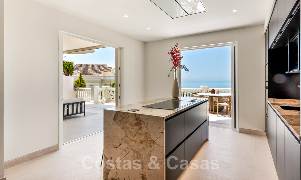 Opportunity! Frontline beach luxury penthouse for sale in Las Dunas Park, Marbella - Estepona. Contemporary renovated. Ready to move in. 43716