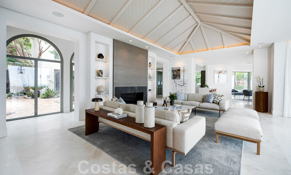 Prestigious luxury villa in Mediterranean style for sale with stunning panoramic sea views in Benahavis - Marbella 43470