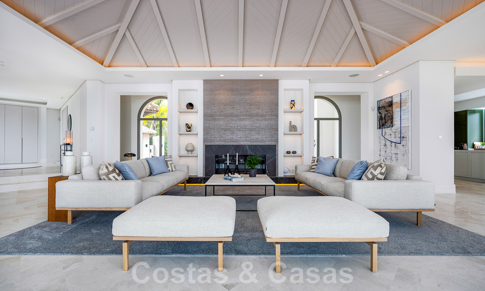 Prestigious luxury villa in Mediterranean style for sale with stunning panoramic sea views in Benahavis - Marbella 43471