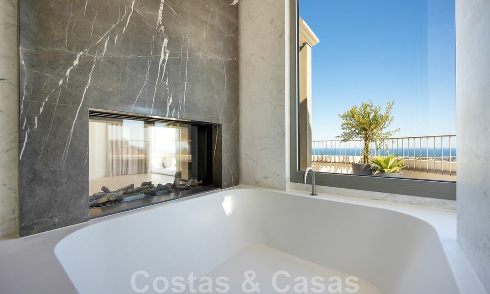 Prestigious luxury villa in Mediterranean style for sale with stunning panoramic sea views in Benahavis - Marbella 43491