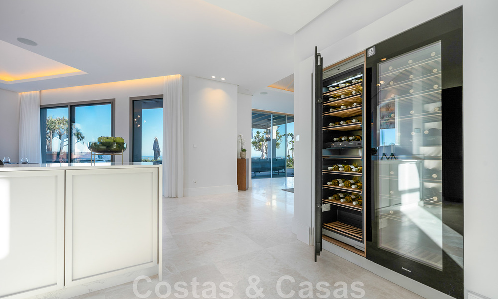 Prestigious luxury villa in Mediterranean style for sale with stunning panoramic sea views in Benahavis - Marbella 43521