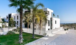 High quality, modern, garden apartment for sale with 3 bedrooms and panoramic sea views in the heart of Nueva Andalucia in Marbella 42872 