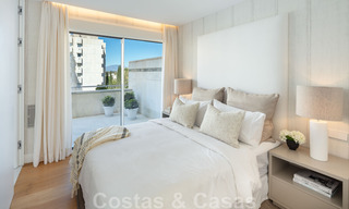 Luxury penthouse for sale, renovated in contemporary style, with sea views in a secure complex in Marbella town 43111 