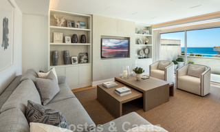 Luxury penthouse for sale, renovated in contemporary style, with sea views in a secure complex in Marbella town 43113 