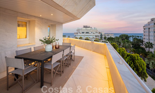 Luxury penthouse for sale, renovated in contemporary style, with sea views in a secure complex in Marbella town 43118 