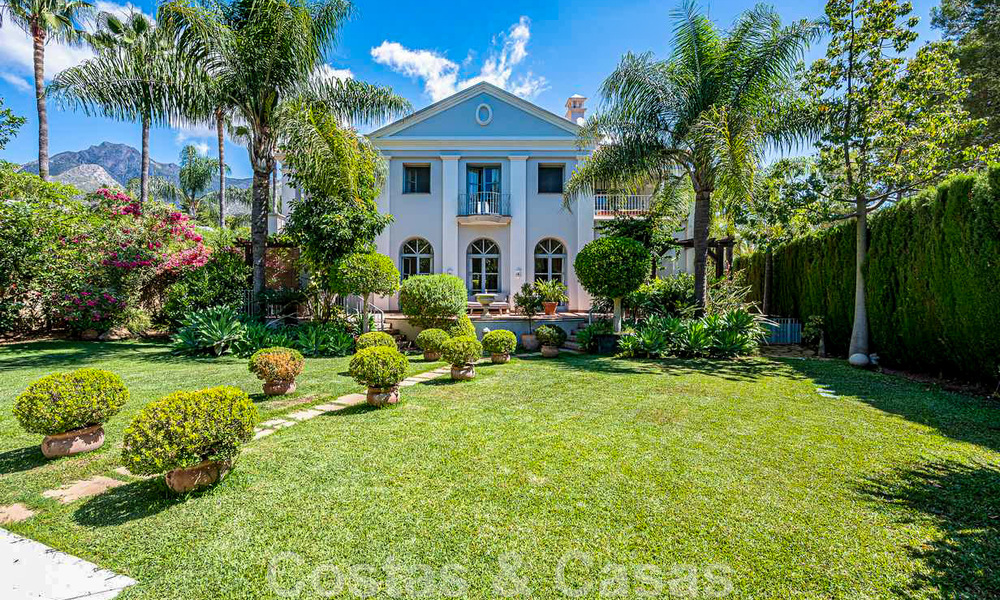 Romantic family villa in classical style for sale, in one of the most exclusive and gated residential areas on the Golden Mile of Marbella 43010