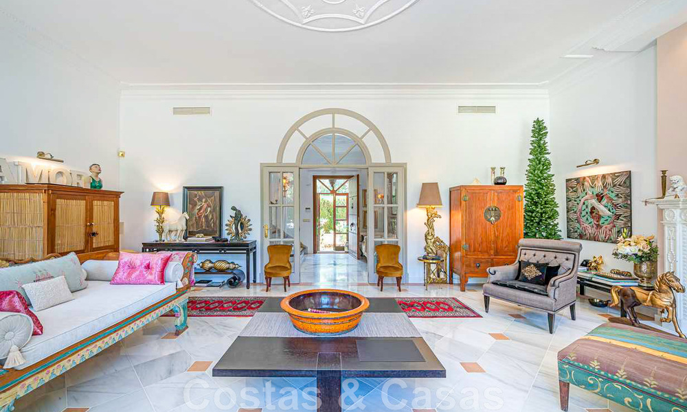 Romantic family villa in classical style for sale, in one of the most exclusive and gated residential areas on the Golden Mile of Marbella 43017