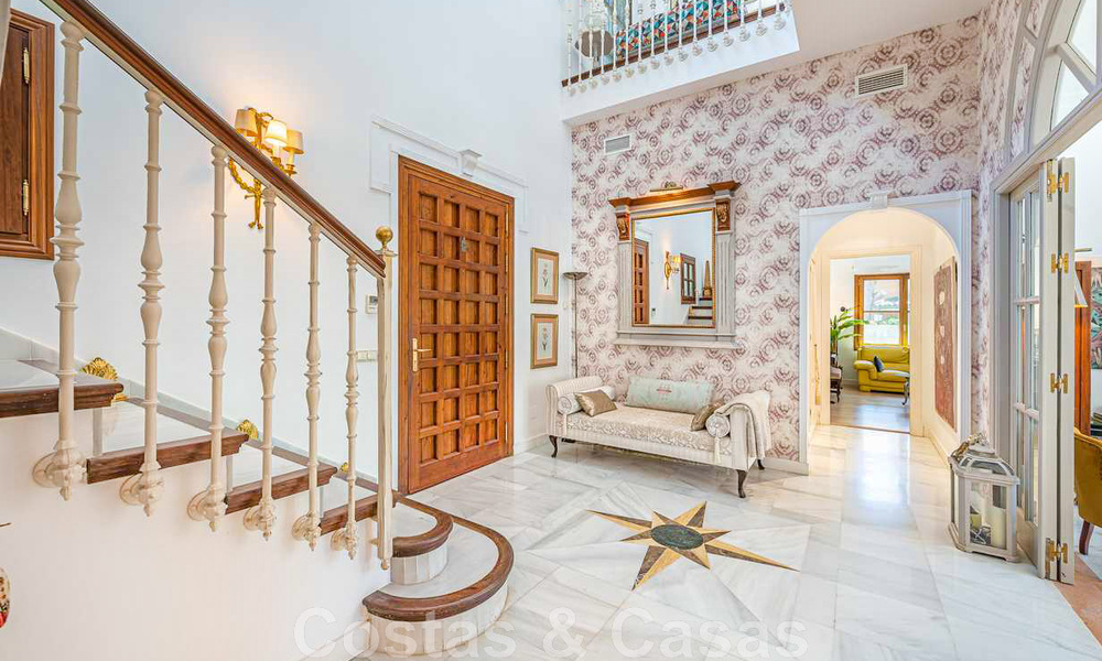 Romantic family villa in classical style for sale, in one of the most exclusive and gated residential areas on the Golden Mile of Marbella 43023