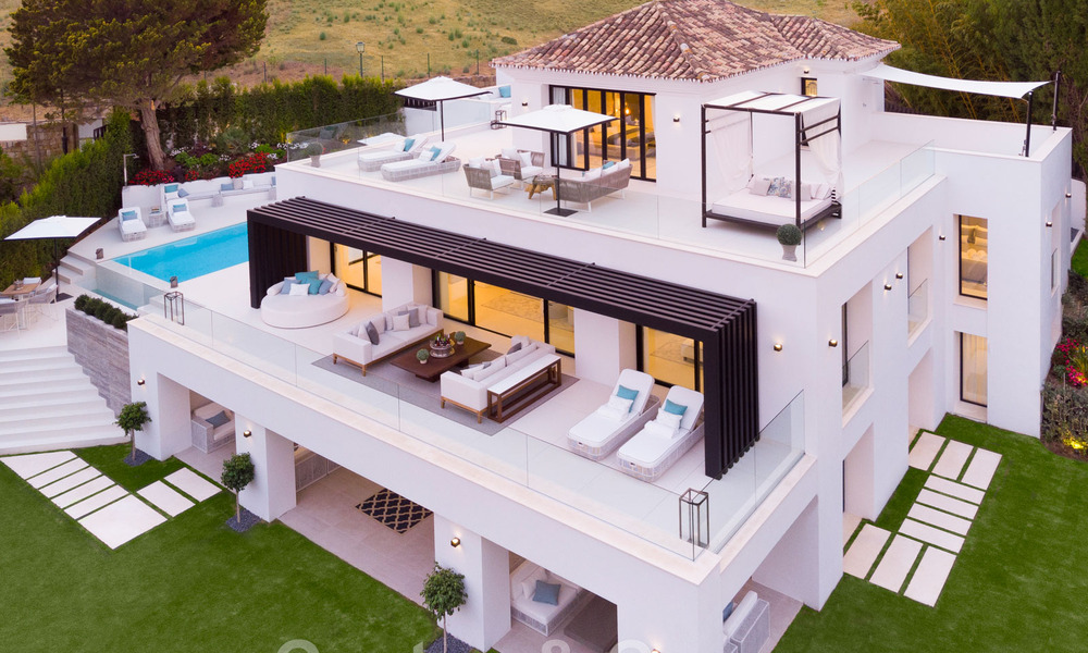Beautiful, contemporary villa for sale in the heart of Nueva Andalucia's golf valley in Marbella 43030