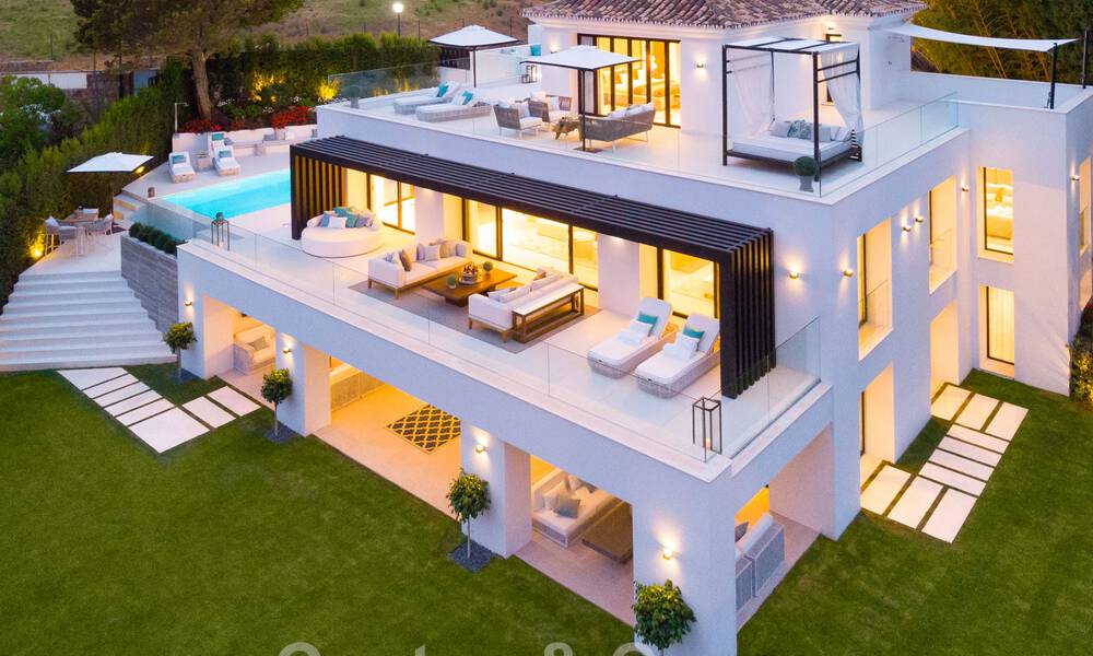 Beautiful, contemporary villa for sale in the heart of Nueva Andalucia's golf valley in Marbella 43031