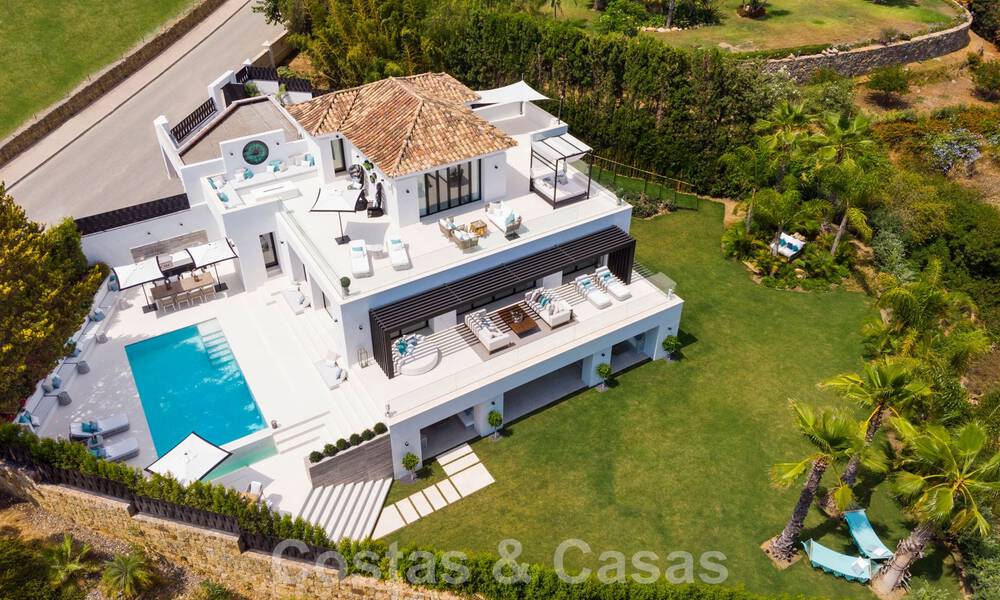Beautiful, contemporary villa for sale in the heart of Nueva Andalucia's golf valley in Marbella 43037