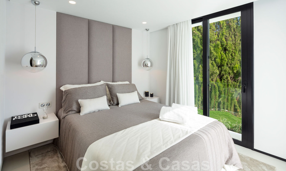 Beautiful, contemporary villa for sale in the heart of Nueva Andalucia's golf valley in Marbella 43041