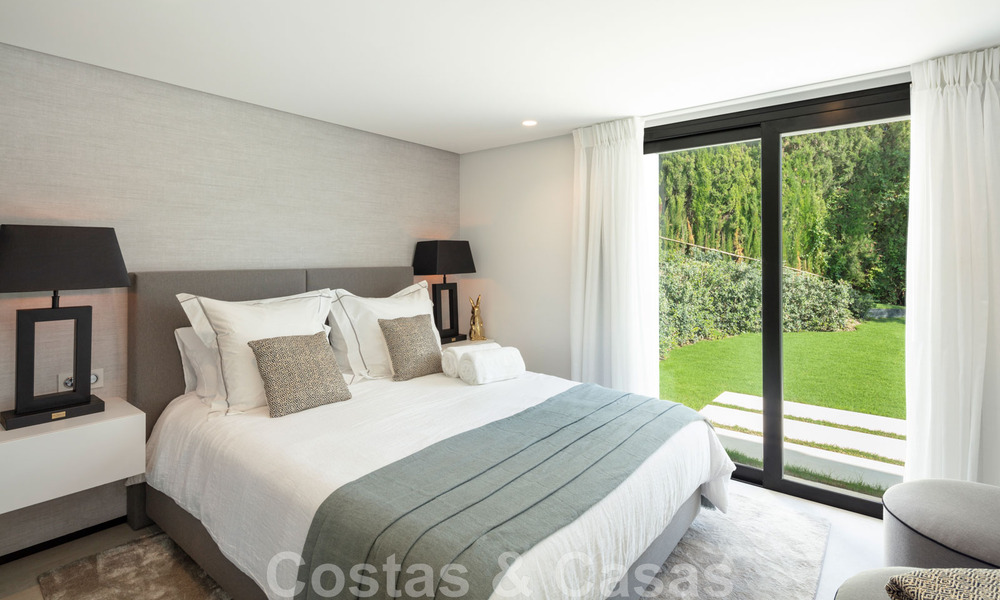 Beautiful, contemporary villa for sale in the heart of Nueva Andalucia's golf valley in Marbella 43043