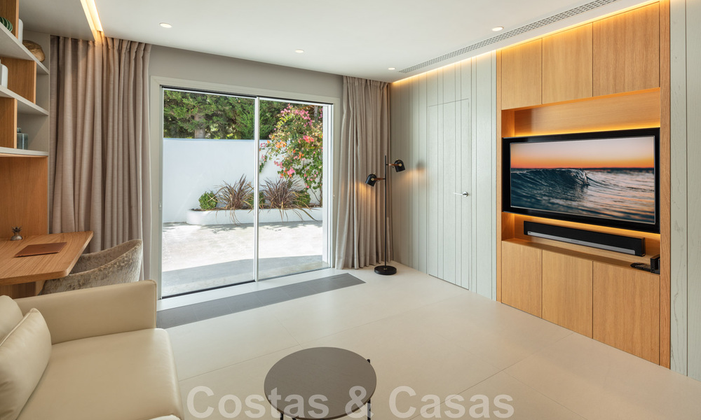 Charming, modern luxury villa for sale in a prestigious beachside community on the Golden Mile of Marbella 43268