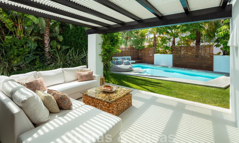 Charming, modern luxury villa for sale in a prestigious beachside community on the Golden Mile of Marbella 43269