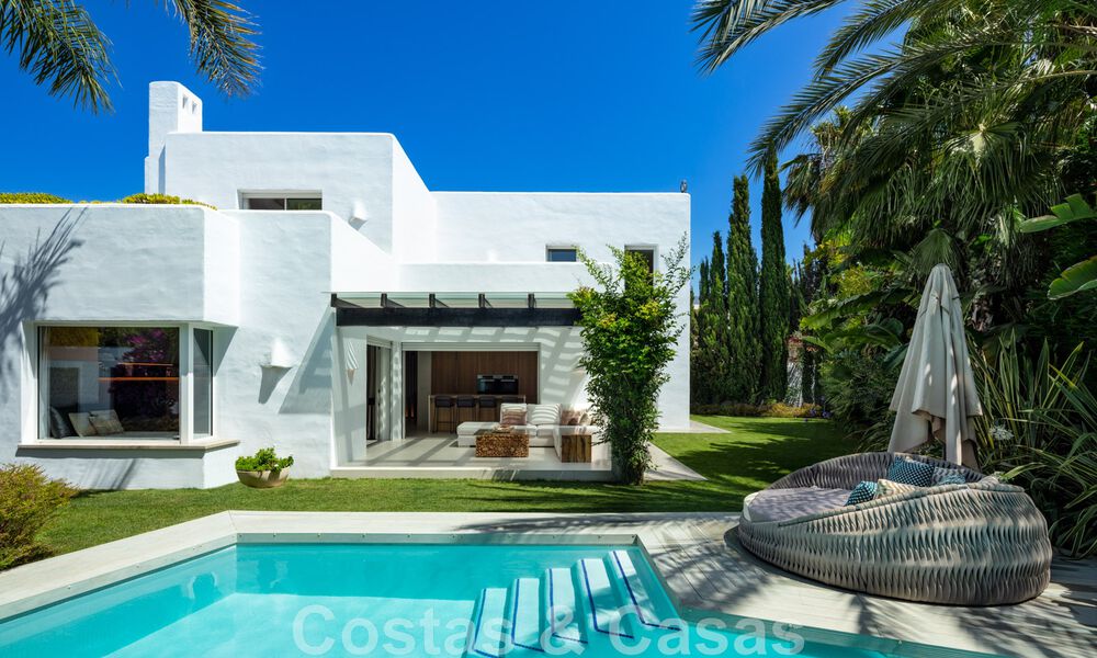 Charming, modern luxury villa for sale in a prestigious beachside community on the Golden Mile of Marbella 43272
