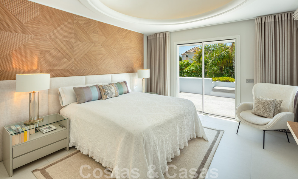 Charming, modern luxury villa for sale in a prestigious beachside community on the Golden Mile of Marbella 43283