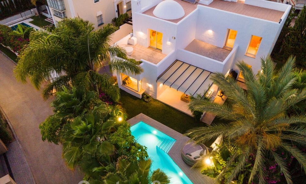 Charming, modern luxury villa for sale in a prestigious beachside community on the Golden Mile of Marbella 43287