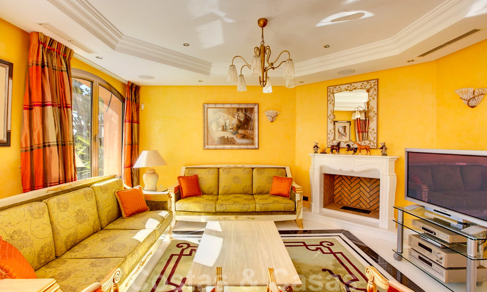 For Sale in Puerto Banus, Marbella: Exclusive beachfront garden apartment 23048