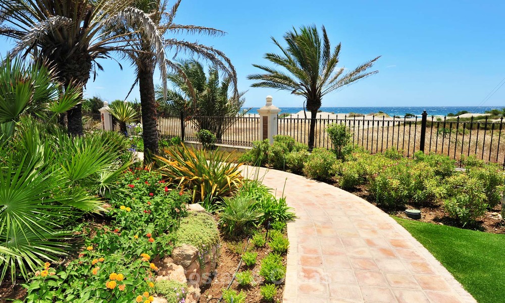 Beachfront apartments for sale in Los Monteros Playa, Marbella 21643